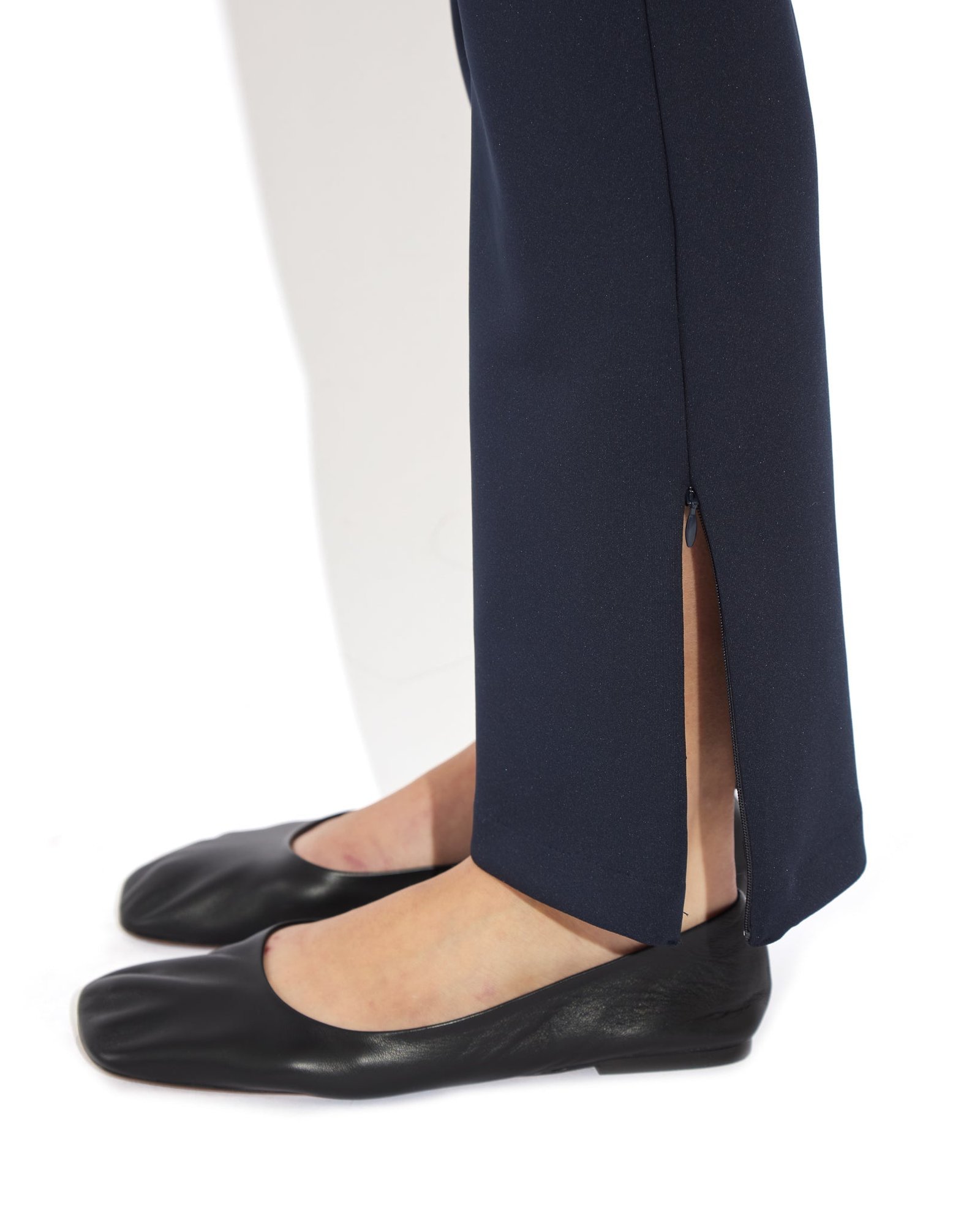 Sarah Pant - Image 7