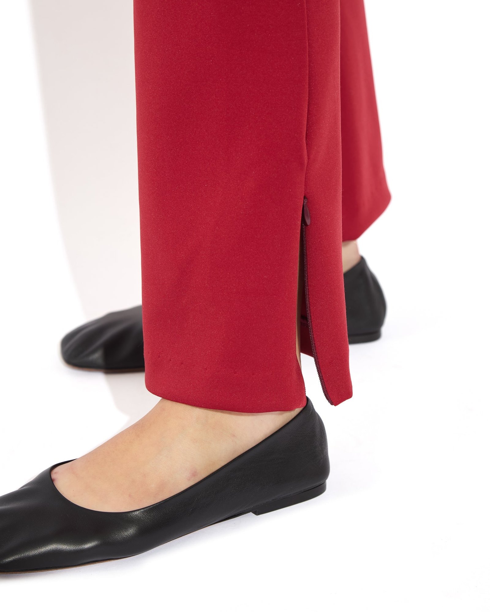 Sarah Pant - Image 7
